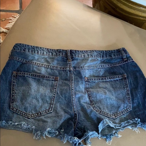 Forever 21 Jean shorts - Picture 3 of 3